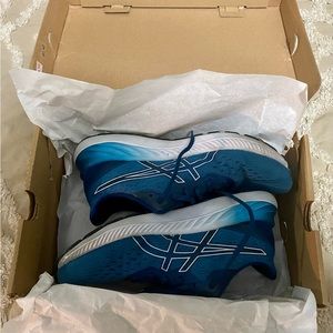 Mens size 7 ASICS GEL-EXCITE™ 8 running shoe Reborn blue/white